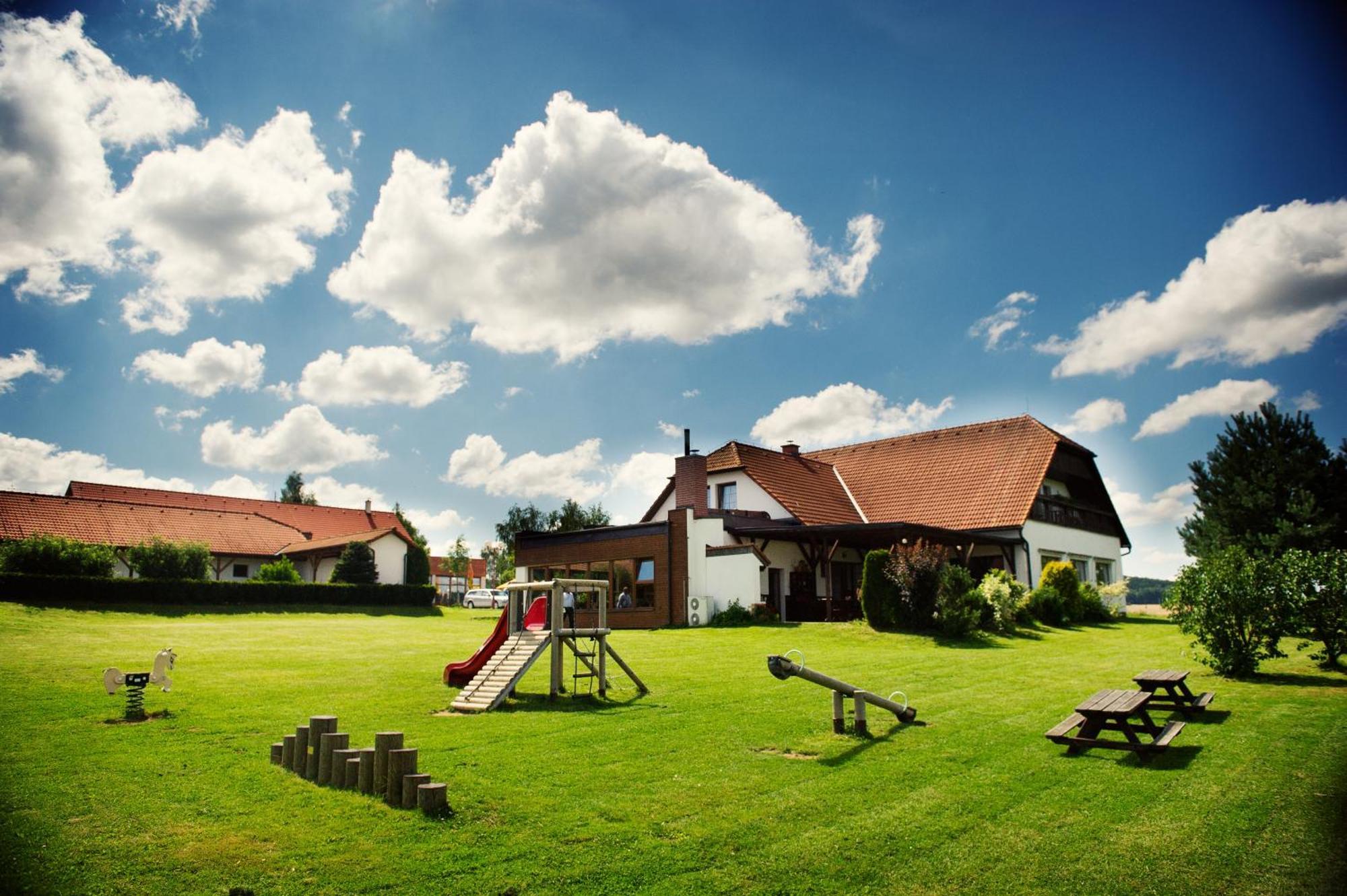 Hotel Farma Pelhřimov 외부 사진